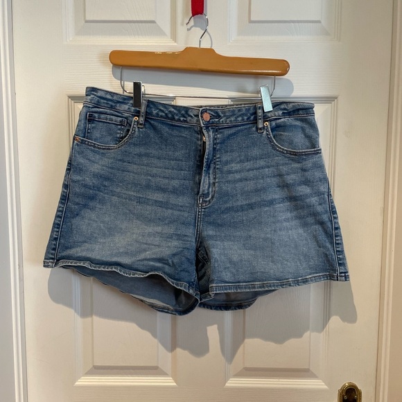 Reitmans Pants - Women’s Jean shorts